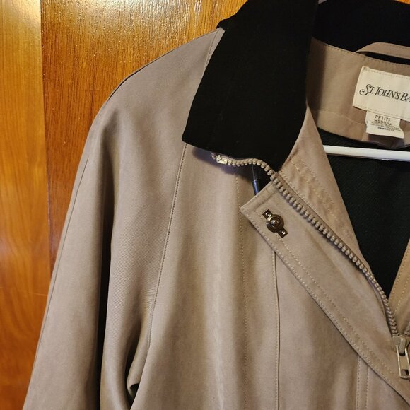 Women's Petite Medium St. John's Bay Tan/Black Anorak Full Zip Hooded Jacket - Picture 2 of 10